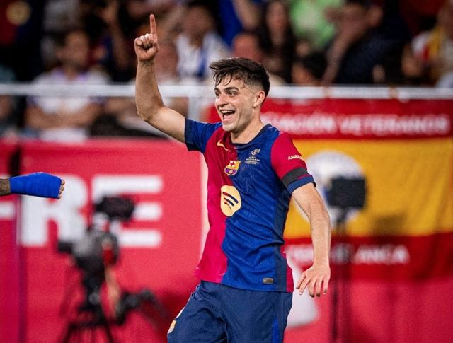 中国足球职业联赛颁奖会上海举行 各项最佳揭晓